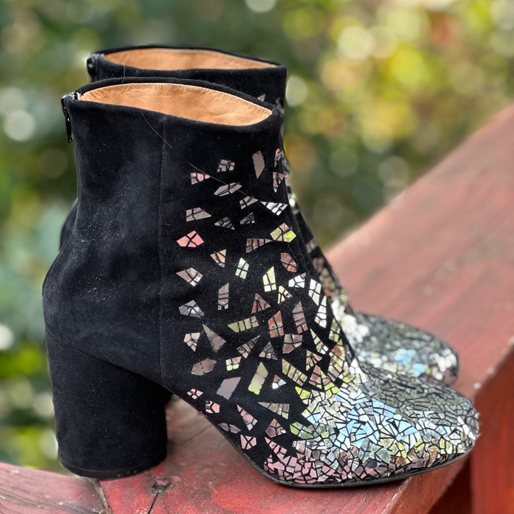 Martin Margiela Boots. Special Edition. Sz 39. Black Suede & Mirror. Round Heel